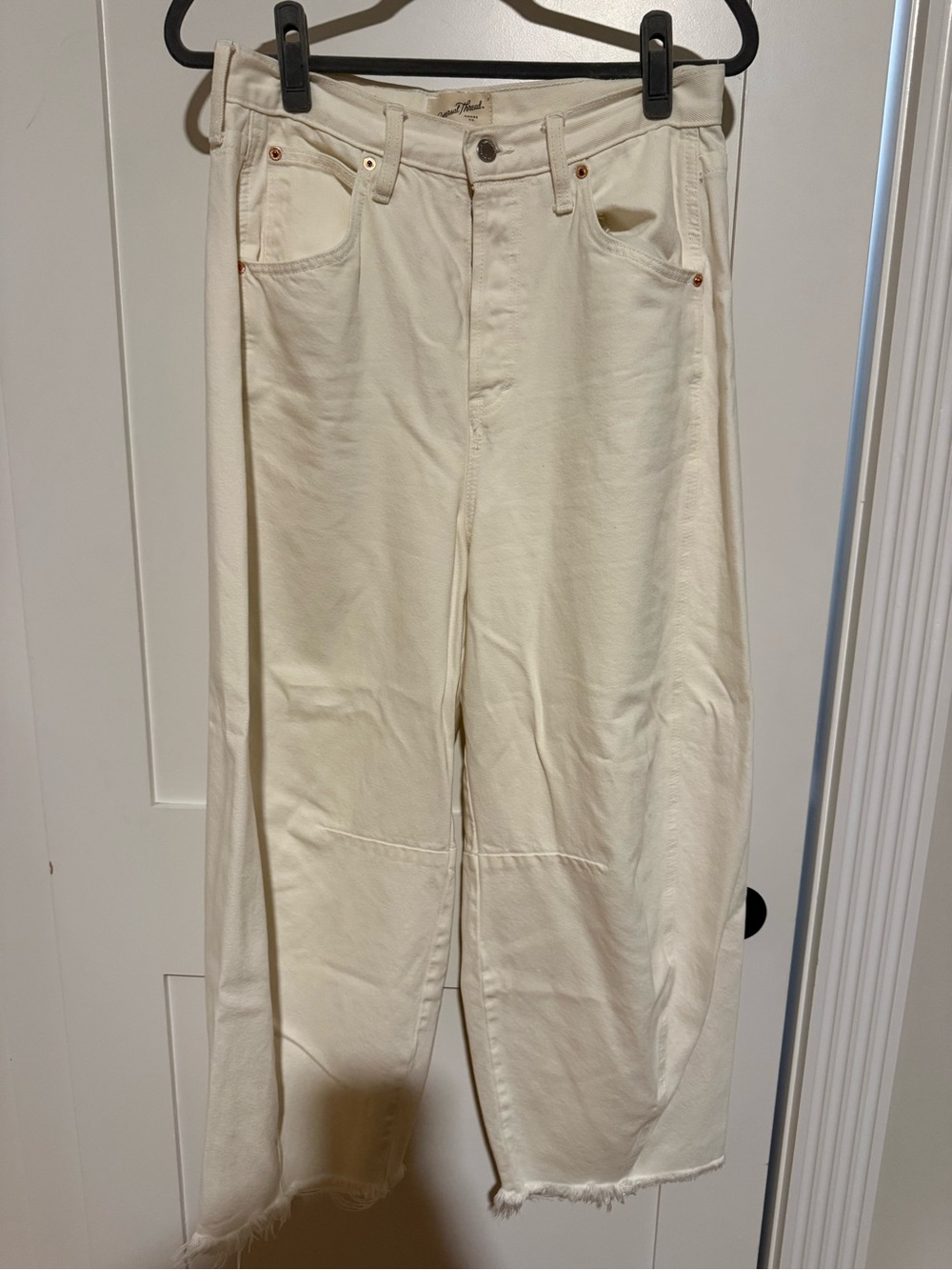 Universal Thread High Rise Curved Leg Jean Size 6